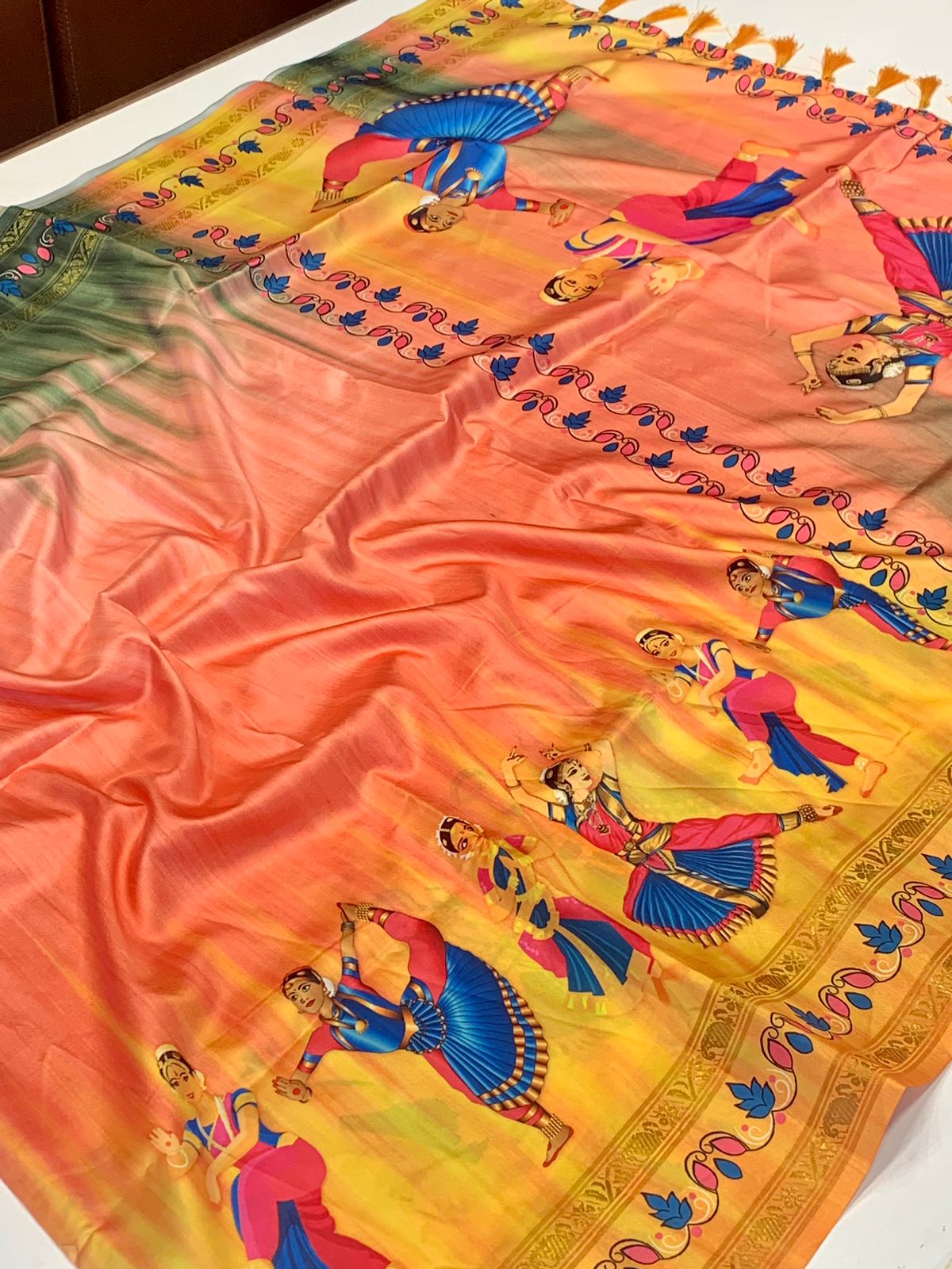 Beautiful Traditional Incredible Weaved Pure Gadwal Silk Saree