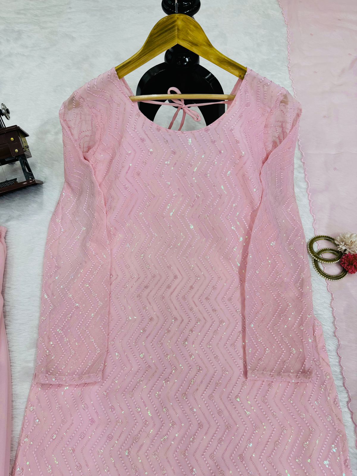 Stylish Baby Pink Georgette Salwar Suit