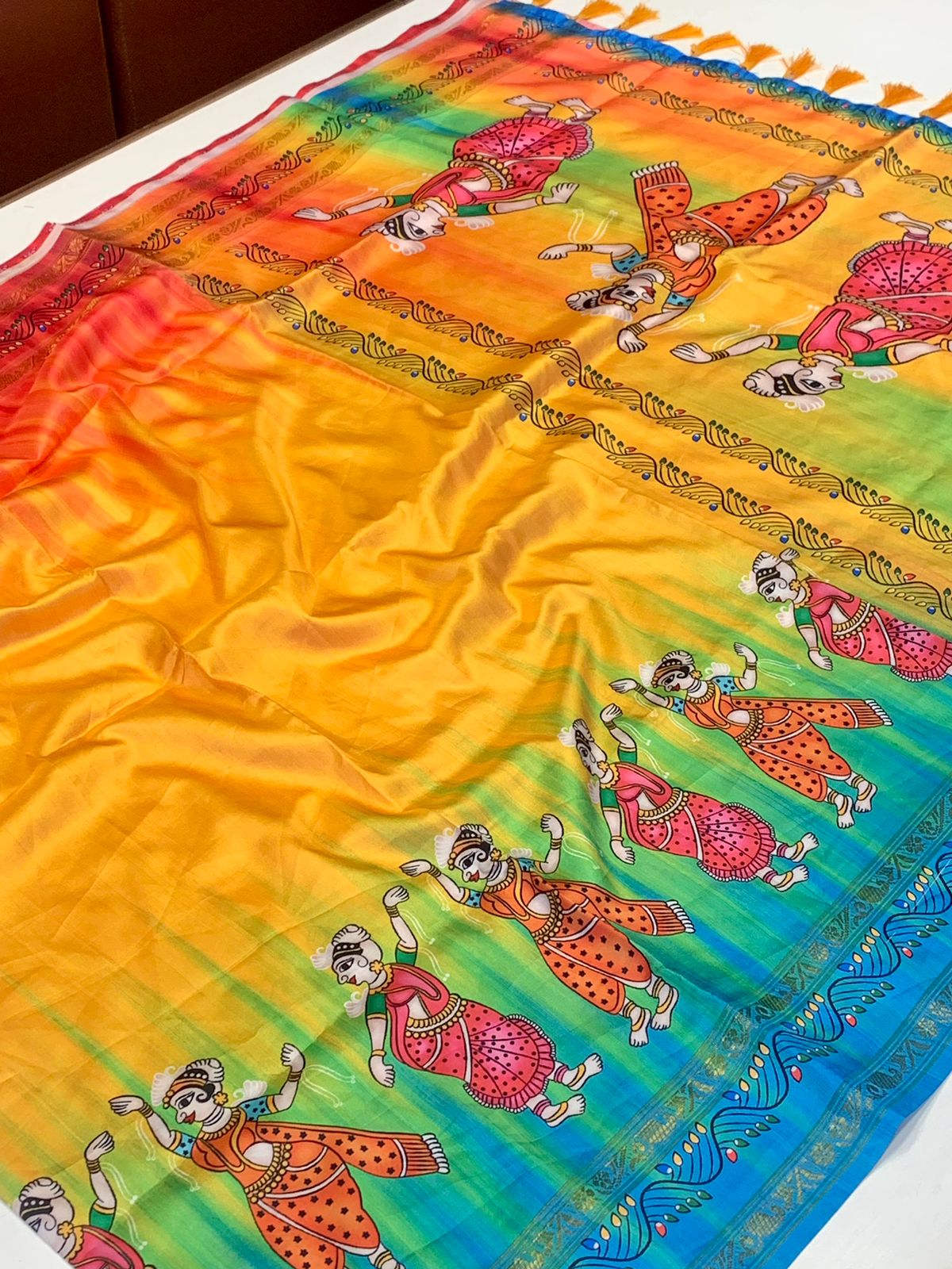 Beautiful Traditional Incredible Weaved Pure Gadwal Silk Saree